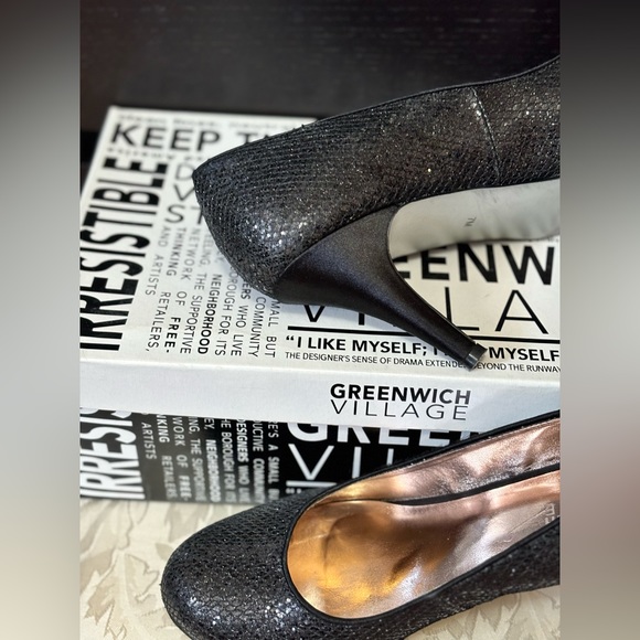 Black Chunky Glitter Pumps - Picture 7 of 10